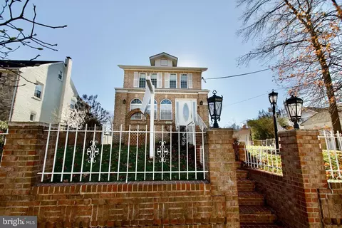 2207 Otis St NE, Washington, DC 20018 photo 2