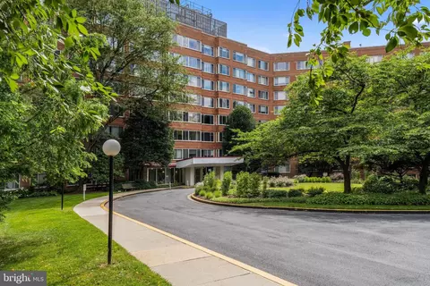 4000 Tunlaw Rd NW #629, Washington, DC 20007