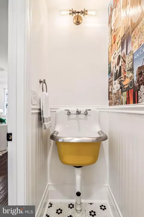 319 13th St NE, Washington, DC 20002 photo 9