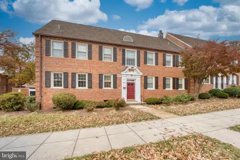 3824 V St SE #101, Washington, DC 20020