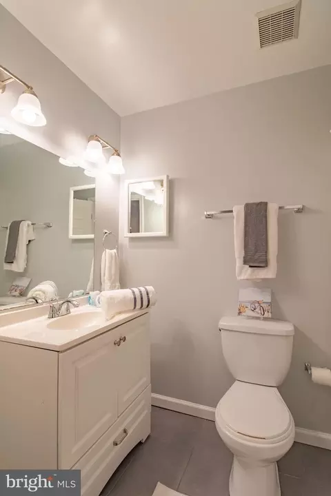 Bath - 423 18th St NE #4, Washington, DC 20002 photo 6 of 6