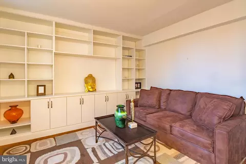 Living - 423 18th St NE #4, Washington, DC 20002 photo 3 of 5