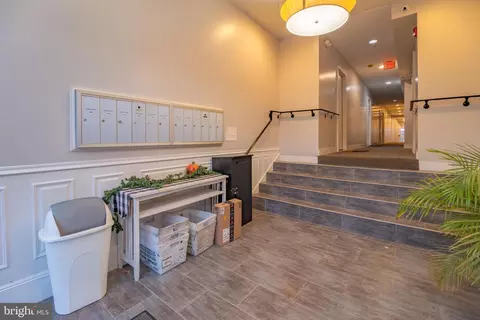 Entry Way - 423 18th St NE #4, Washington, DC 20002 photo 2 of 11