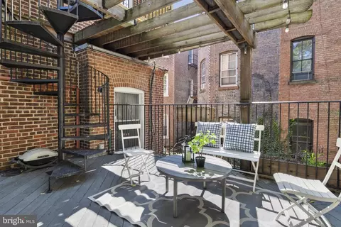 Exterior - 2308 19th St NW, Washington, DC 20009 photo 3 of 4