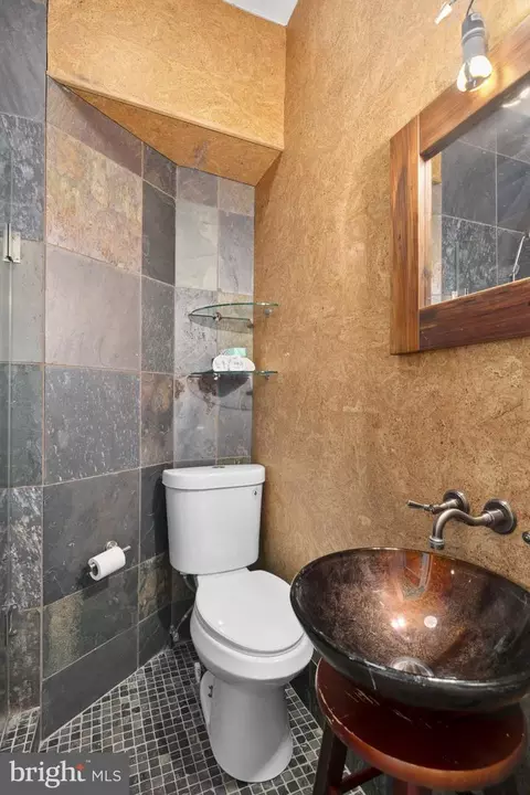 Bath - 2308 19th St NW, Washington, DC 20009 photo 3 of 5