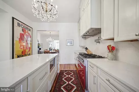 Entry Way - 326 E Street St NE, Washington, DC 20002 photo 5 of 9