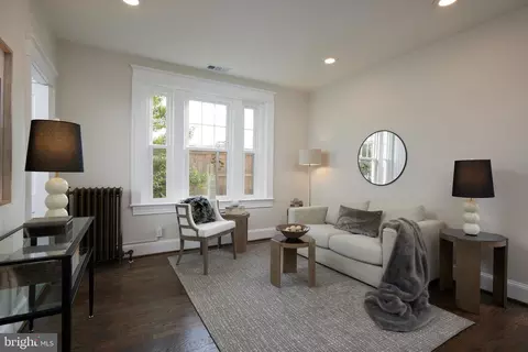 2009 Belmont Rd NW #401, Washington, DC 20009