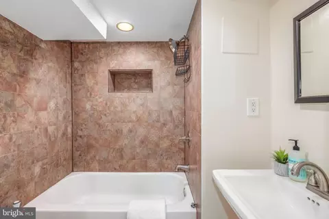527 12th St NE, Washington, DC 20002 photo 40