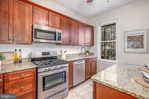 527 12th St NE, Washington, DC 20002 photo 12
