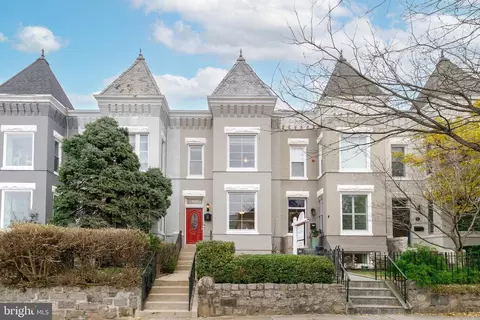 527 12th St NE, Washington, DC 20002