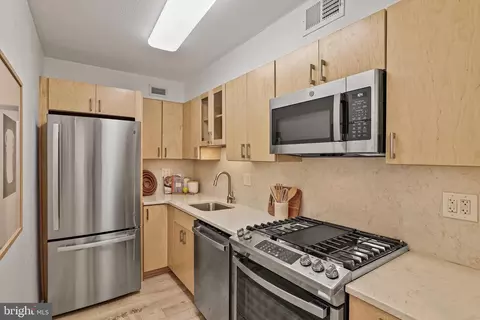 Kitchen - 1245 4th St SW #E103, Washington, DC 20024 photo 3 of 3