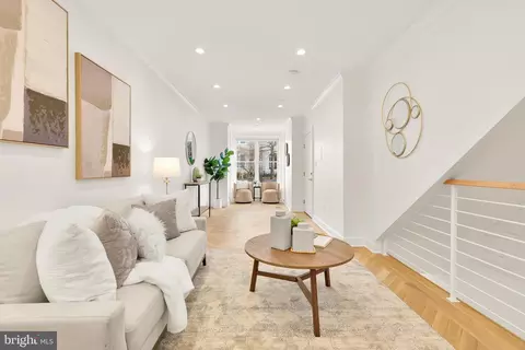 518 6th St NE #A, Washington, DC 20002 photo 2