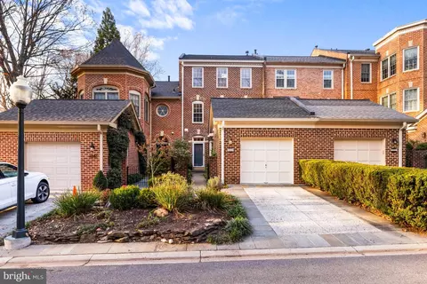 4049 Mansion Dr NW, Washington, DC 20007