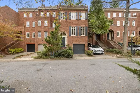 3930 Georgetown Ct NW, Washington, DC 20007