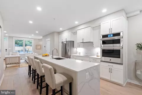 410 D St SE #B, Washington, DC 20003