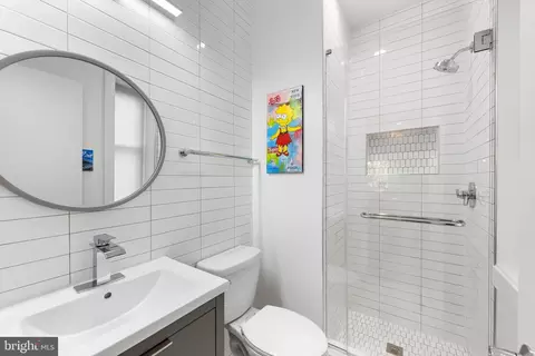 Bath - 127 R St NE #2, Washington, DC 20002 photo 1 of 3