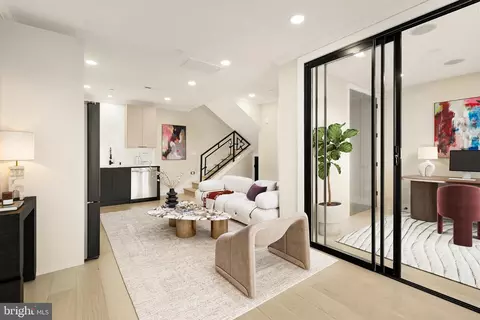 2305 Nicholson SE #403, Washington, DC 20020