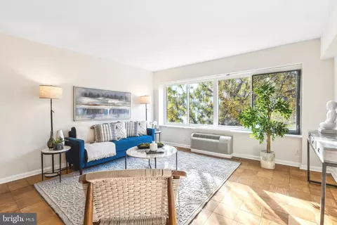 2405 I St NW #3A, Washington, DC 20037