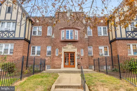 4915 3rd St NW #102, Washington, DC 20011