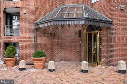 1099 22nd St NW #606, Washington, DC 20037