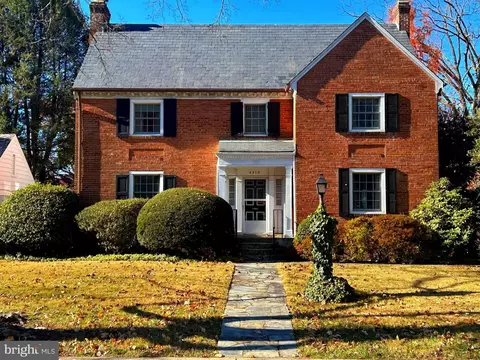 4210 43rd St NW, Washington, DC 20016