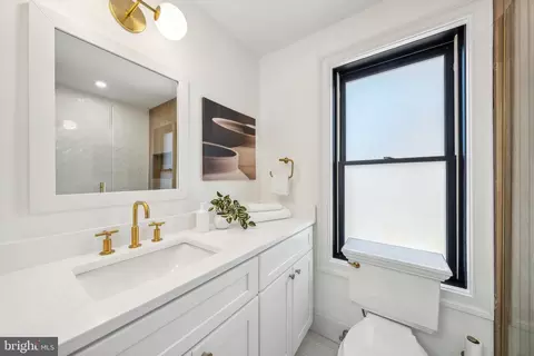 Bath - 308 11th St NE, Washington, DC 20002 photo 8 of 9