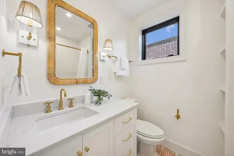 Bath - 308 11th St NE, Washington, DC 20002 photo 5 of 9