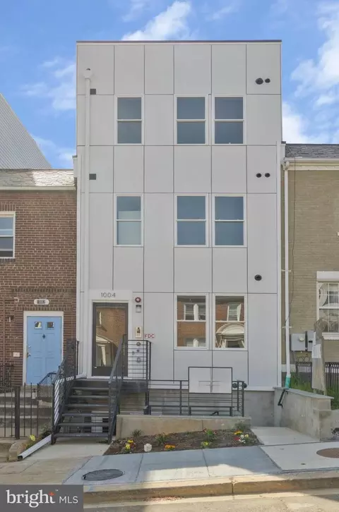 1004 18th NE #3, Washington, DC 20002