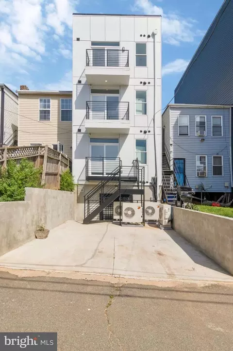 1004 18th NE #3, Washington, DC 20002 photo 2