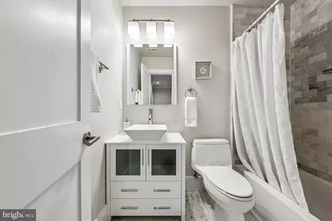 1702 D St NE, Washington, DC 20002 photo 21
