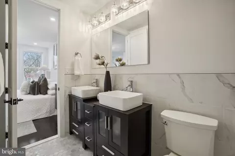 Bath - 1439 A St SE, Washington, DC 20003 photo 2 of 4