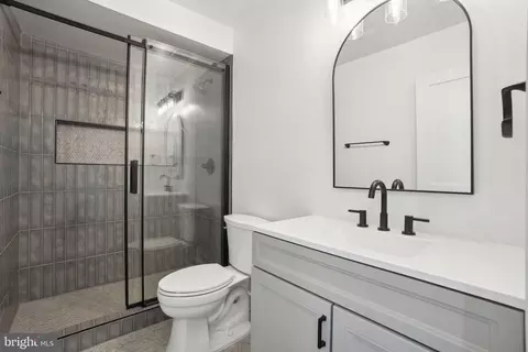 Bath - 1439 A St SE, Washington, DC 20003 photo 4 of 4