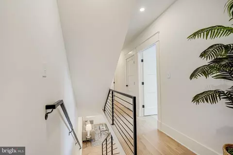 Entry Way - 812 6th St NE, Washington, DC 20002 photo 2 of 11