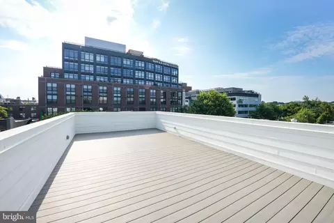 Exterior - 812 6th St NE, Washington, DC 20002 photo 6 of 10