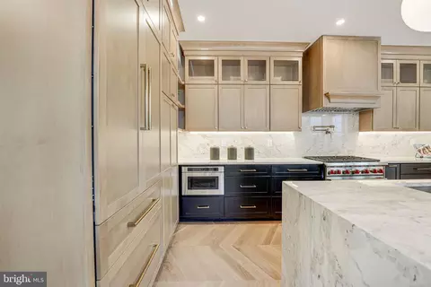 Kitchen - 812 6th St NE, Washington, DC 20002 photo 6 of 11