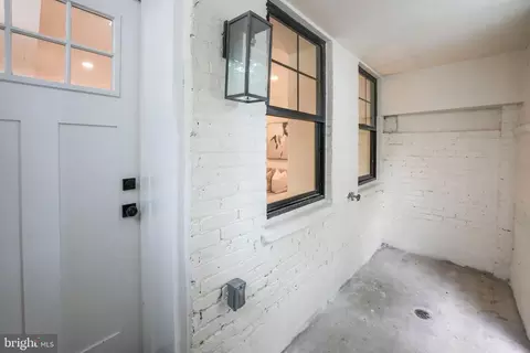 Entry Way - 812 6th St NE, Washington, DC 20002 photo 11 of 11