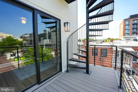 Exterior - 812 6th St NE, Washington, DC 20002 photo 4 of 10
