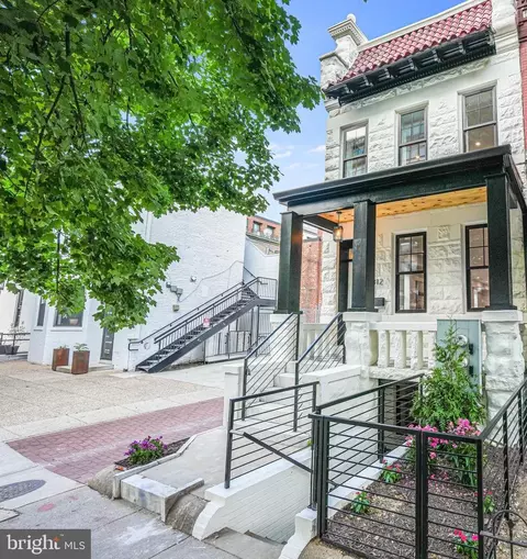 Exterior - 812 6th St NE, Washington, DC 20002 photo 1 of 10