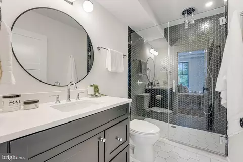 Bath - 812 6th St NE, Washington, DC 20002 photo 3 of 10