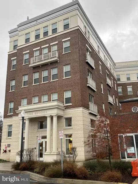 6803 Cameron Dr NW UNIT 216, Washington, DC 20012