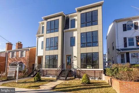 5018 12 42nd St NW #1, Washington, DC 20016