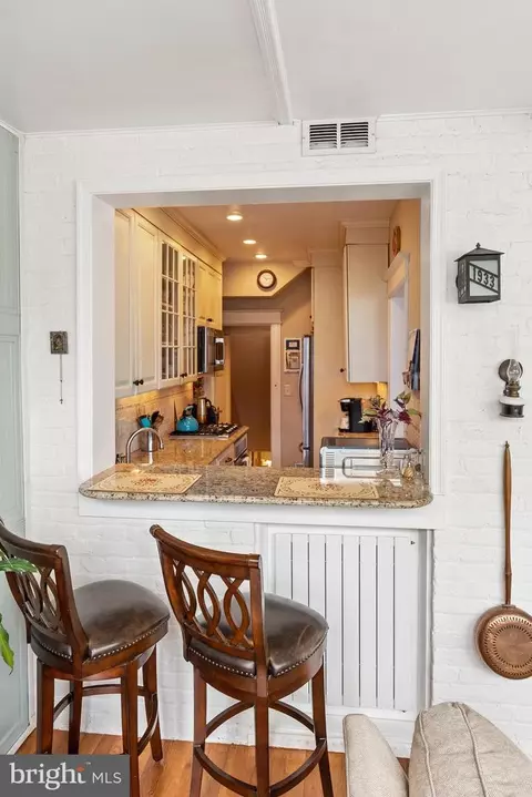 1933 38th St NW, Washington, DC 20007 photo 8