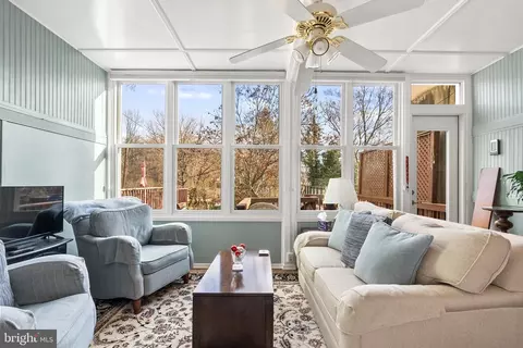 1933 38th St NW, Washington, DC 20007 photo 9