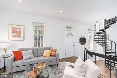 815 G St NE, Washington, DC 20002 photo 8