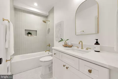 1114 Penn St NE #2, Washington, DC 20002 photo 15
