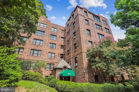 3041 Sedgwick St NW #303, Washington, DC 20008