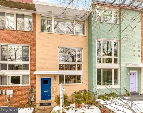1733 Harvard St NW, Washington, DC 20009 photo 2
