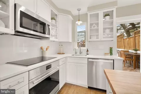 1733 Harvard St NW, Washington, DC 20009 photo 12
