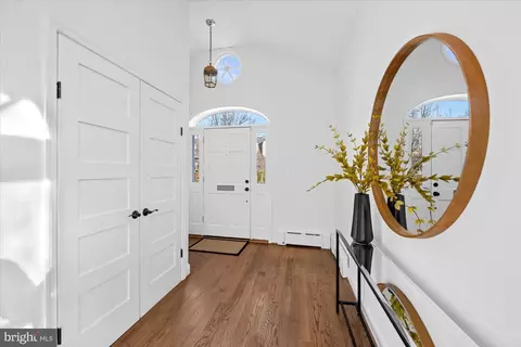 1900 37th St NW, Washington, DC 20007 photo 3