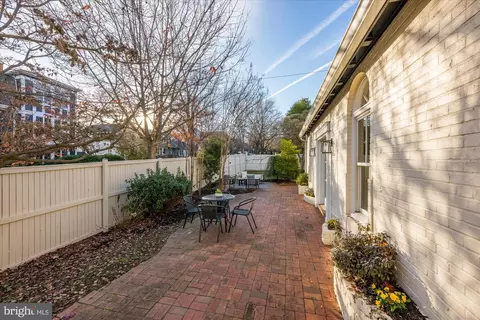 1900 37th St NW, Washington, DC 20007 photo 32
